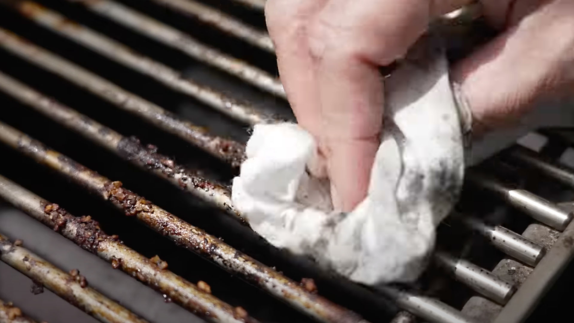 crocodile cloth grill wipes